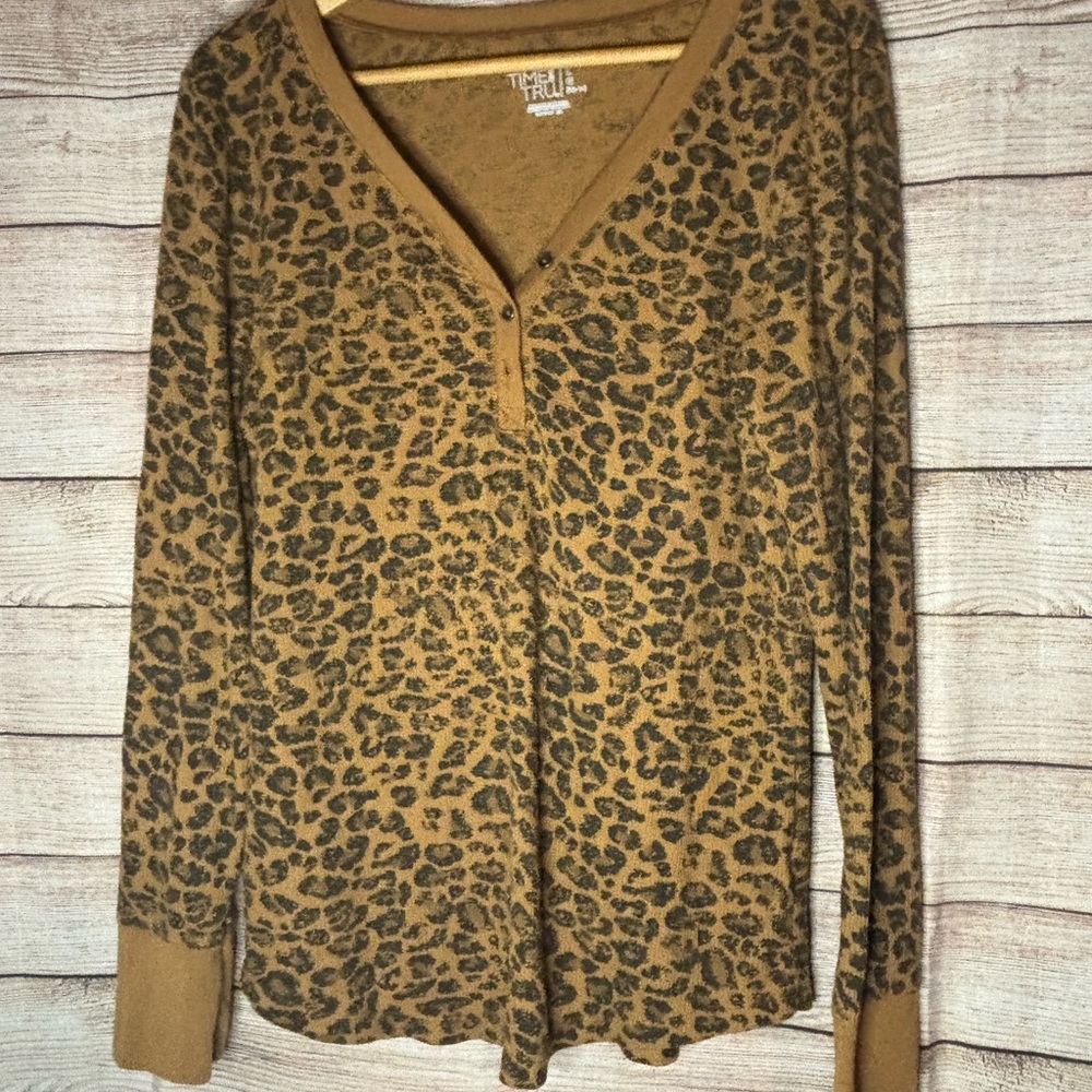Women's Leopard Print Thermal top